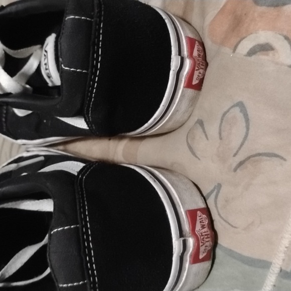 Vans - Picture 4 of 5